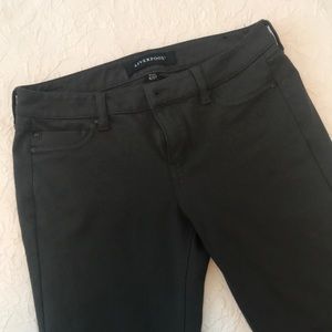 Liverpool Jeans Company Pants - Greenish Gray Capri Leggings Liverpool Jeans Company Pants - Greenish Gray Capri Leggings